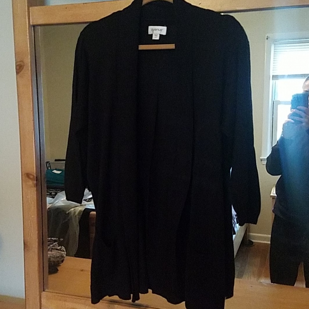 Casual 3/4 sleeve lightweight sweater with Pockets